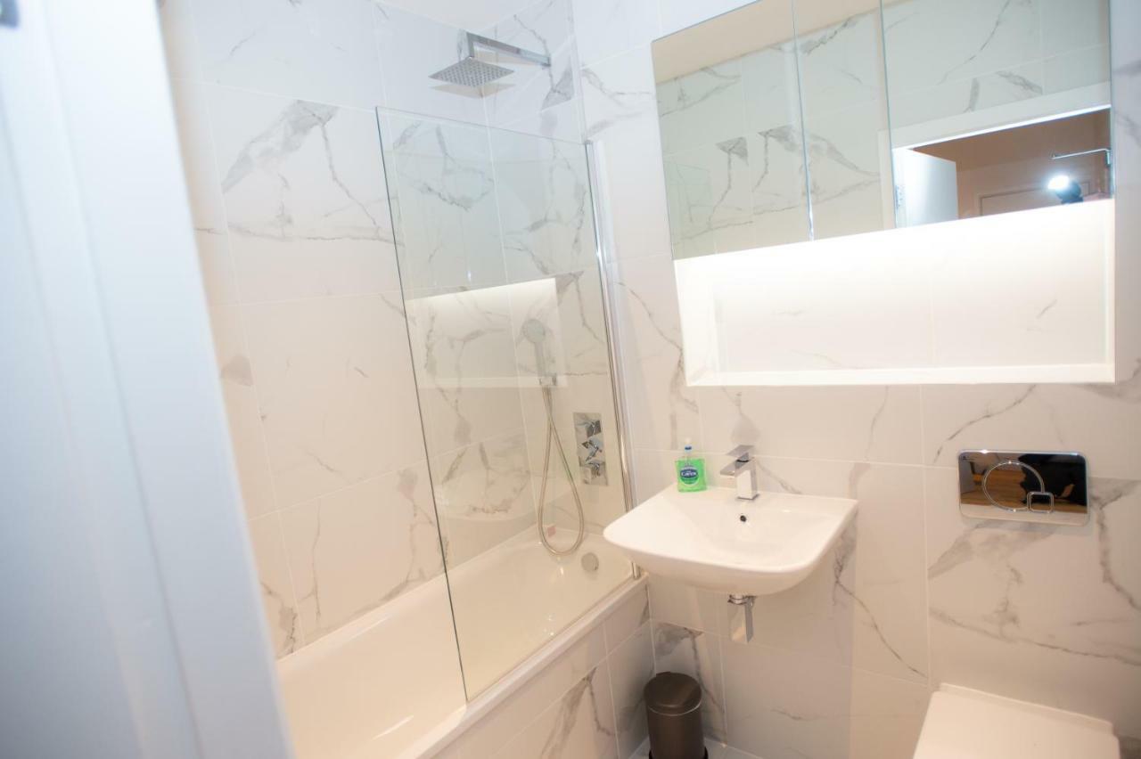 Stylish And Clean 1 Bed Apartment Maidenhead Town Center Extérieur photo